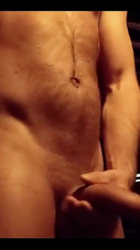 我很兴奋，我终于上传了这个视频。在墨西哥度假期间，我绕过了我正在尝试的大楼