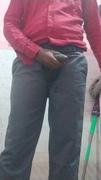 Tamil10inches grote zwarte lul bekabelde show