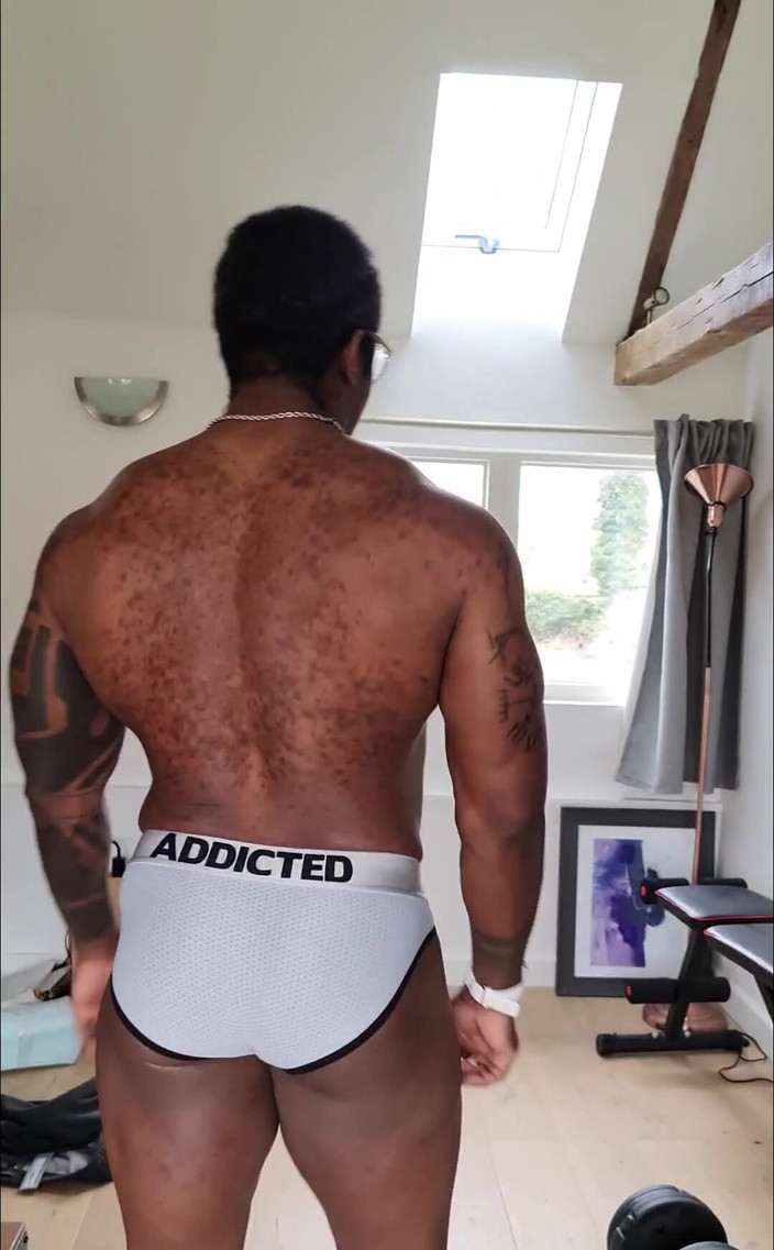 Amadeus: Deze maand heb ik de Addictedunderwear in witte mesh