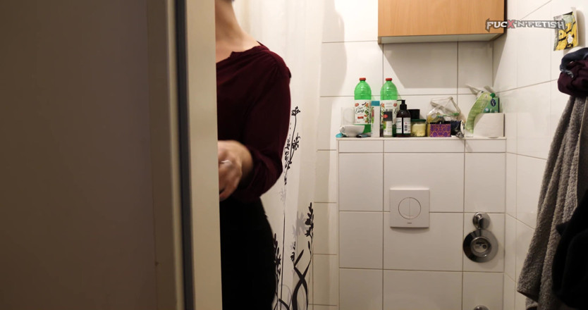 Fuck n Fetish: Clip 94 a-a secretary woman needs a shower