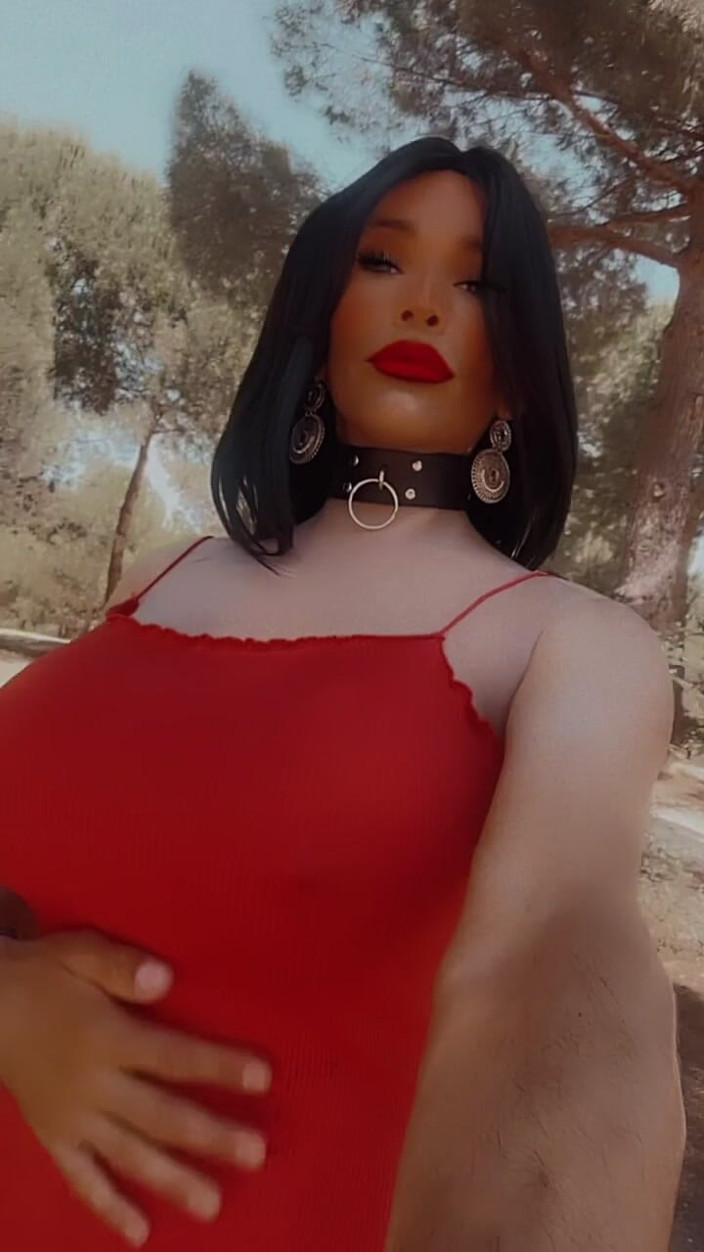 Sissy Slut Brianna: Quer que meus peitos sejam removidos? Então é melhor sua boca...