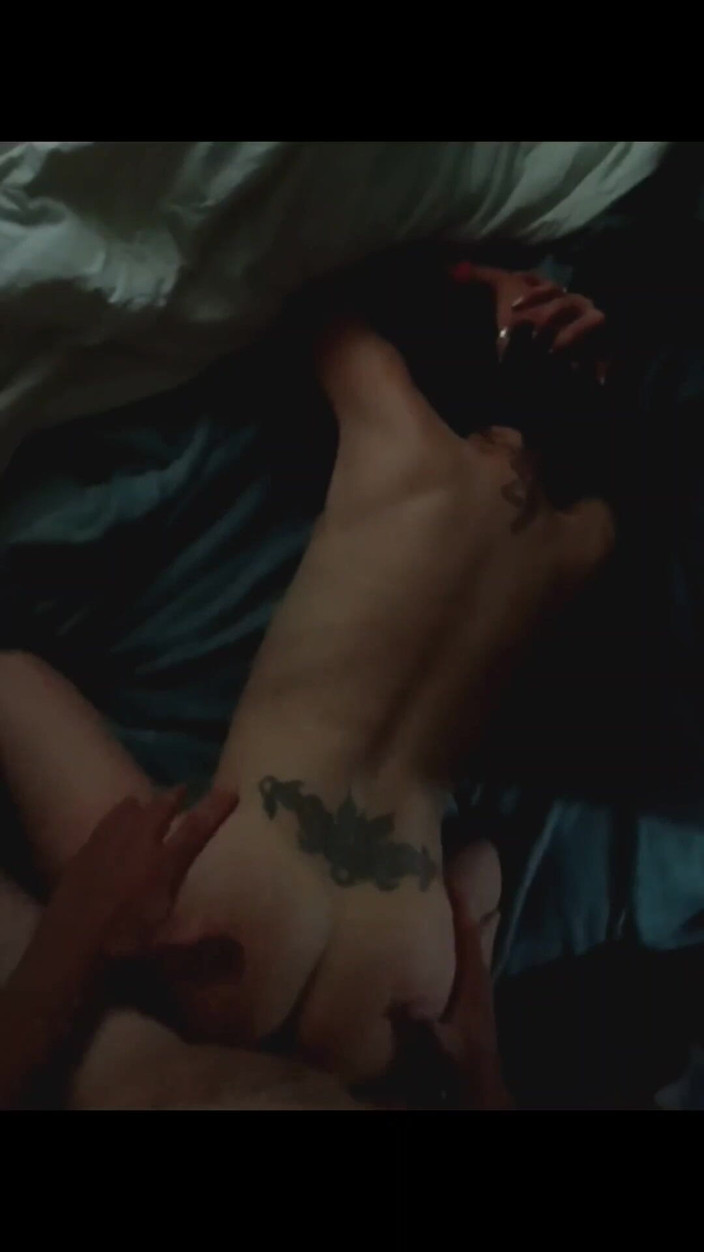 Pussy hound: Üvey kız kardeş sikişiyor bölüm 2