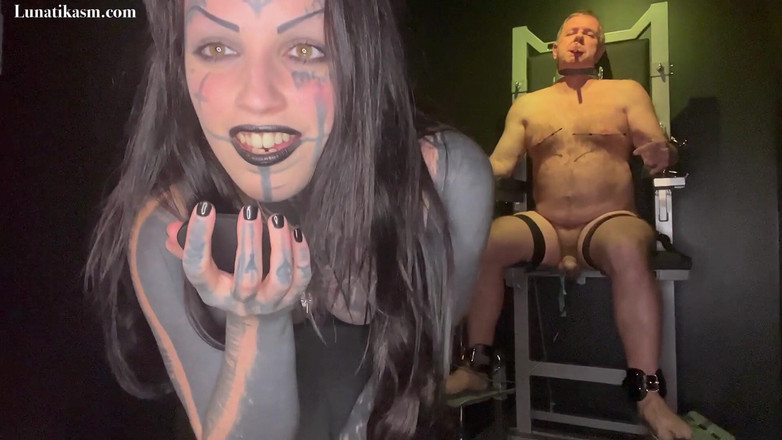 Mistress Lunatika: Minha doce voz lhe dá má amante Lunatika