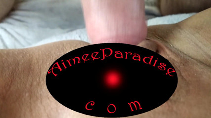 AimeeParadise: Kinky mogen MILF knullar sig själv med en zucchini!