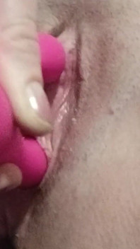 Tight smaskigt fitta grädde på vibrator