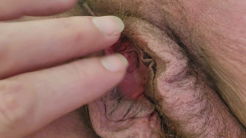 EliteLadyS: Senaman pepek berbulu gemuk