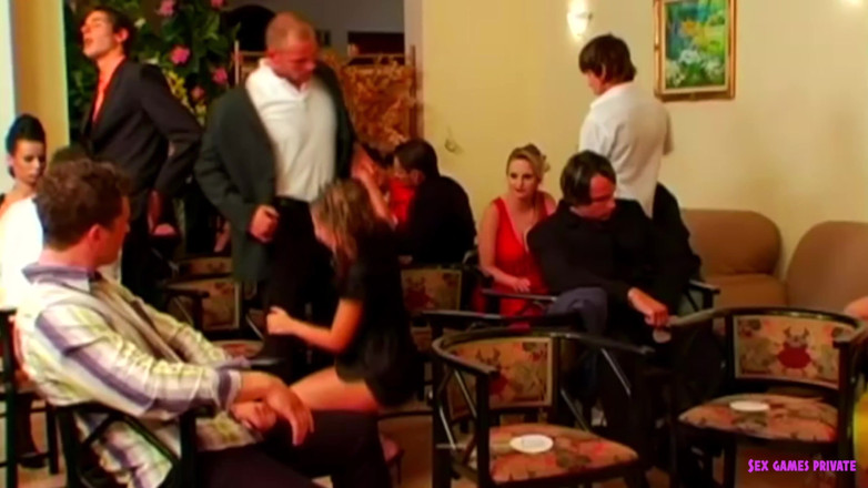 Czech Pornzone: Bisexual ass auction