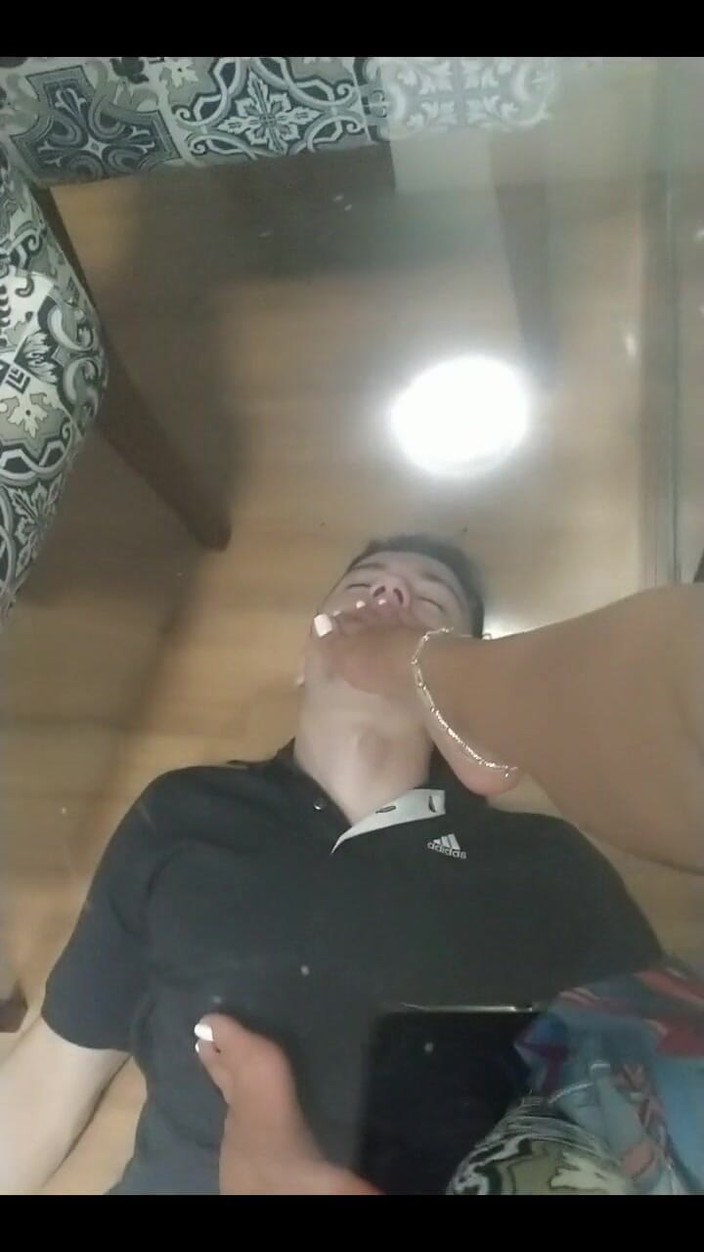 KiffaFeet: Foot Slave Under Tha Table