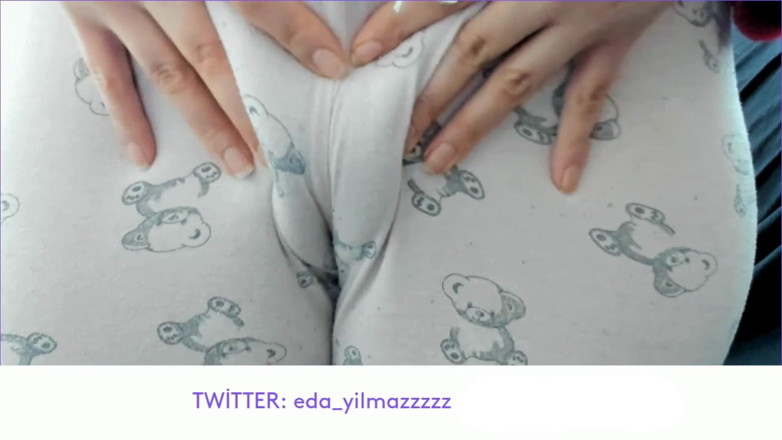 bigass_sexy_bigboobs: Contur de pizdă- Masturbare cu pizdă- Frecare de pizdă cu...