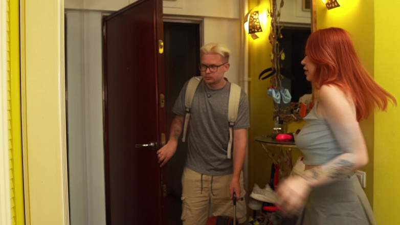 Toma Mur: S1 Ep1: La Matrigna Condivide Il Letto Con Il Figliastro...