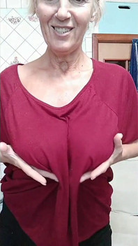 Ama de casa caliente Lukerya