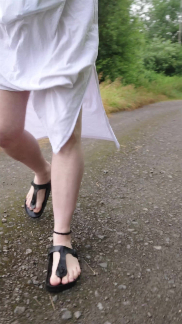 Footfetish: Walk in White Caftan with Annoying Insects