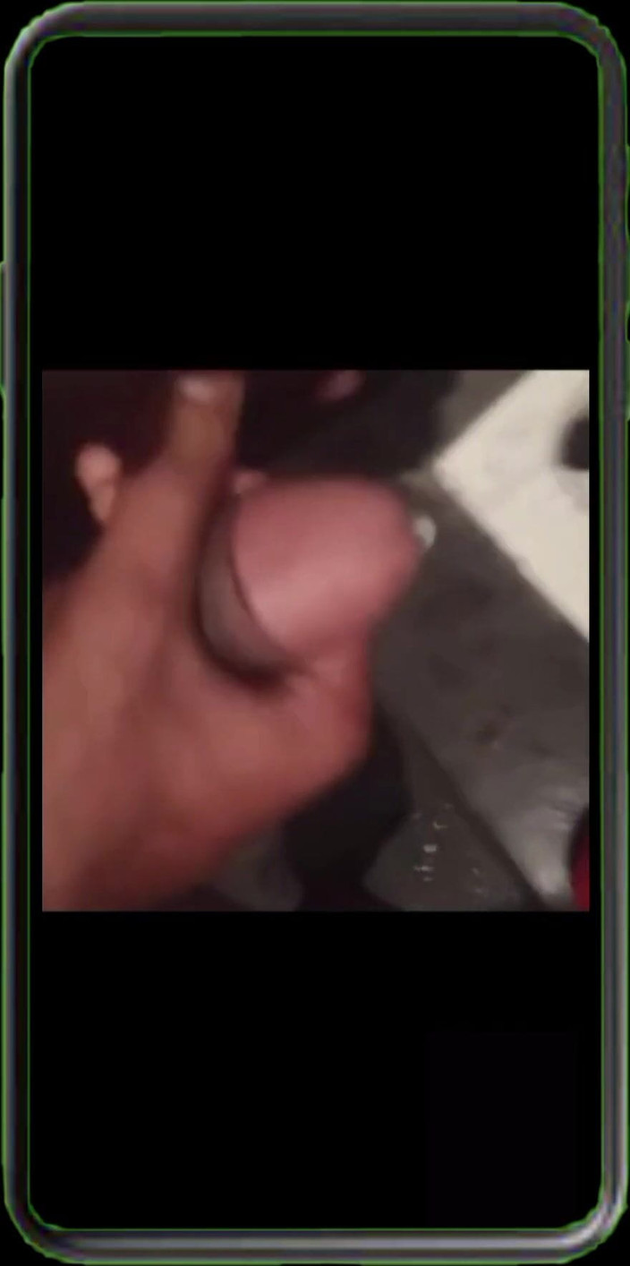 Deshi King: Deshi King boy - videoclip sexy cu labă