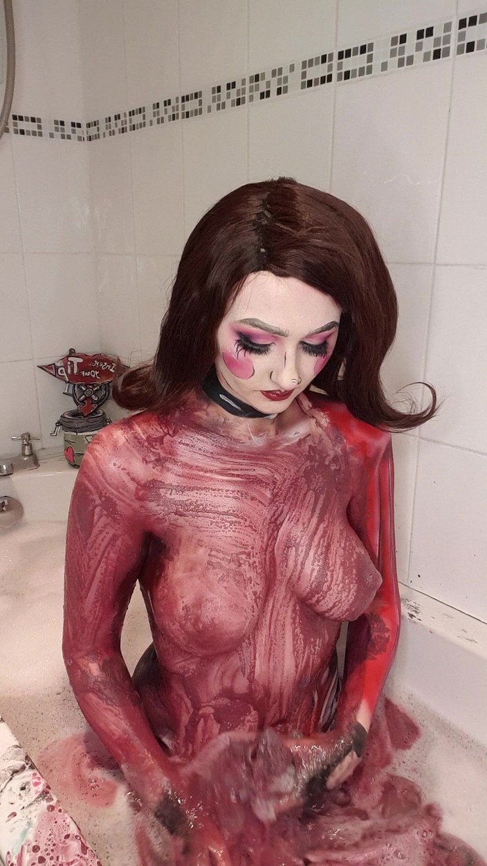 Em Yang: Mad moxxi messy cơ thể sơn loại bỏ bồn tắm