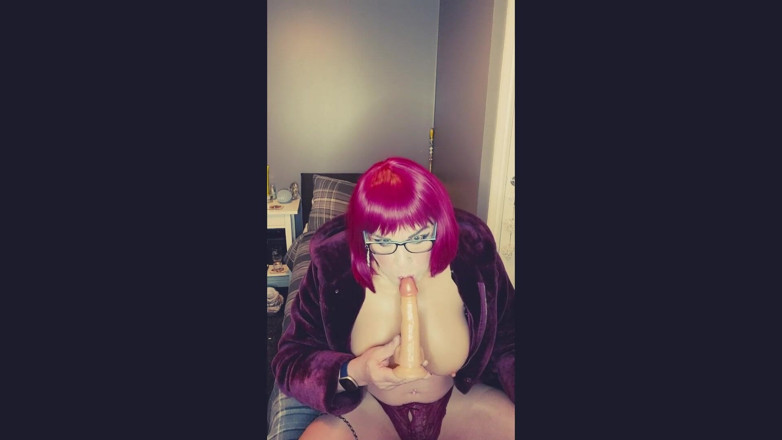 Juniperberi29: Crossdressing latex bröst