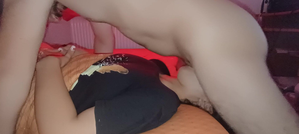 Ionut899: I Fac O Surpriza Tatălui Meu Vitreg Sugandui Pula