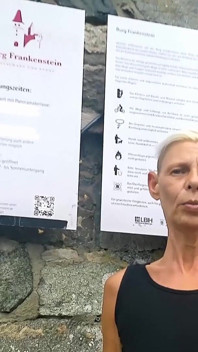 Corabitch, paus på Frankenstein slott