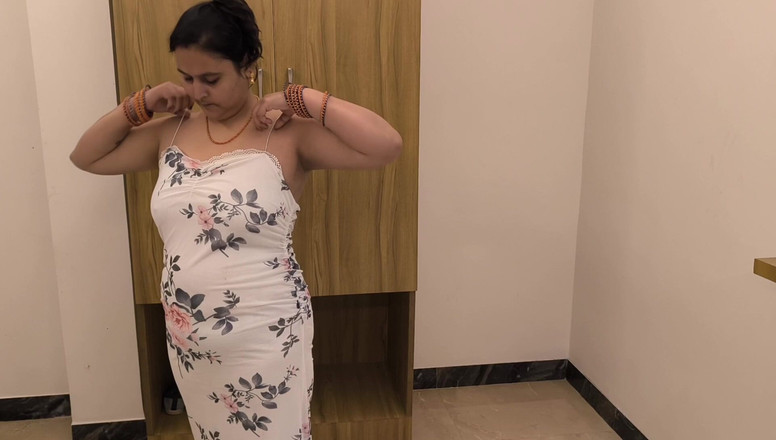 Desi chudai hub: 德西女孩puja宝贝早上洗澡