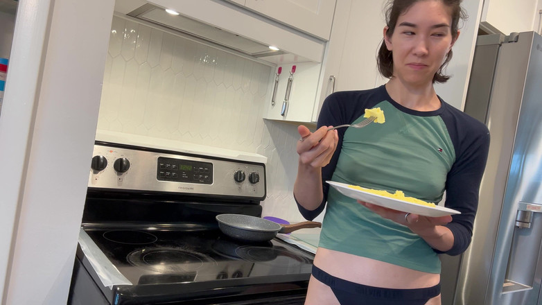 Ms_Emmy_Lynn: Gfe: Výroba míchaných vajíček