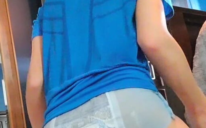 Kinkytwinkpamps: Un twink fesse des couches pendant la pratique