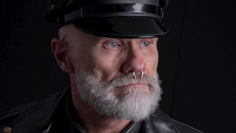 MusclesCigarsFFPig: Cảnh sát trừng phạt