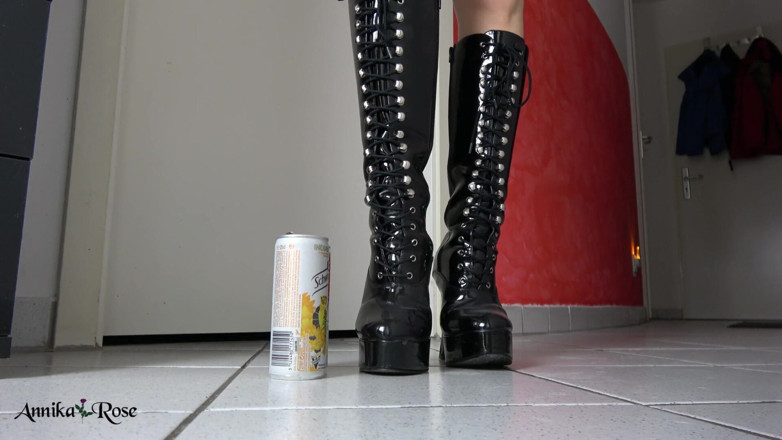 Annika Rose: I crushed cans - In laquer and latex!