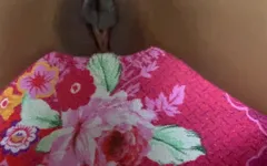 Getrouwde vrouw blijft laat op terwijl echtgenoot Slee en zichzelf stiekem filmt, rustig in het donker