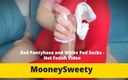 Mooney sweety: Röda strumpbyxor och vita pedstrumpbyxor - Het fetischvideo