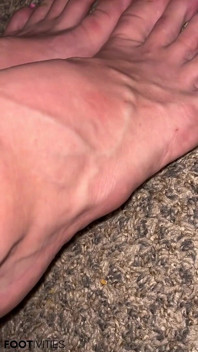 Kaki berurat setelah mandi - godaan diam-diam oleh kaki jenjang ivys