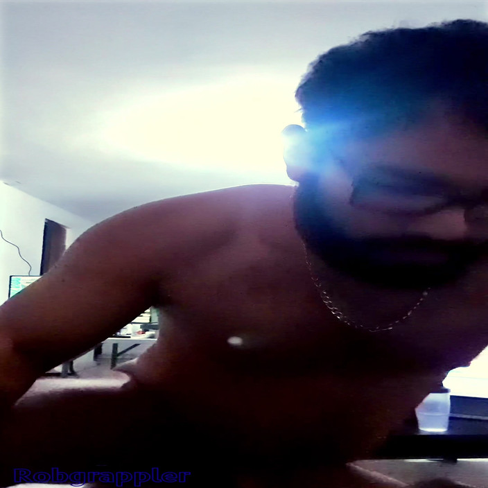 Robgrappler: त्वरित और हॉट सोफे पर भोग