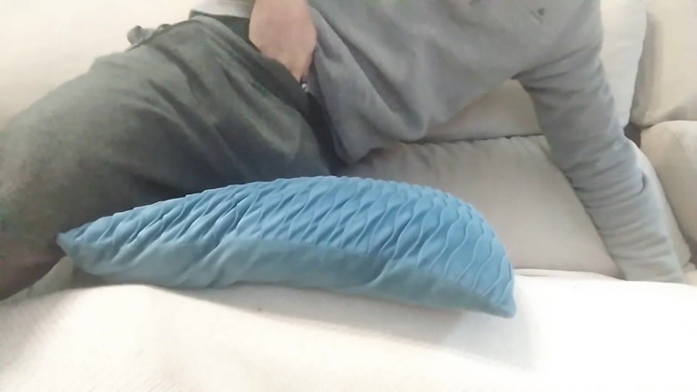 Elvissc: Handsome Man with Good Body Fucks the Cushion on the...