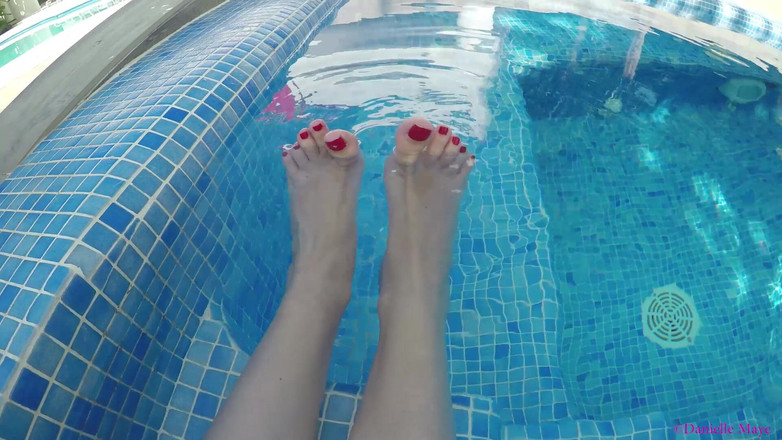 Danielle Maye: Hot Tub Toes