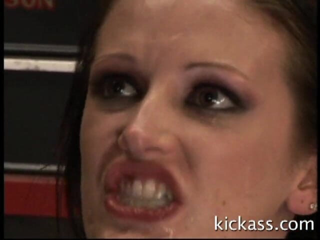 Kick Ass Pictures: Film Från Hailey Young av 10 Man Cum Slam