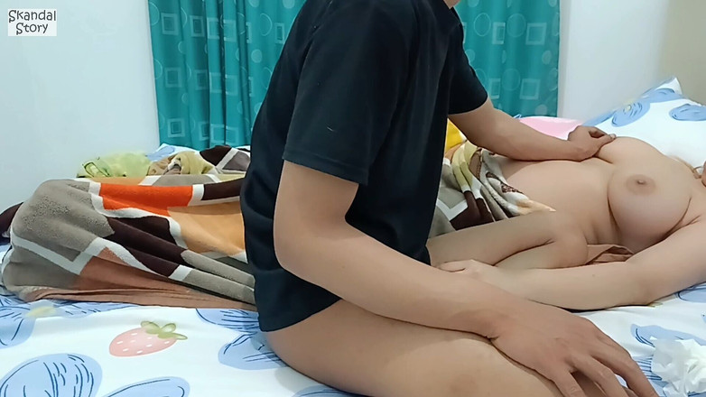 Skandal Story: Girah indonéská prsatá nevlastní teta virální