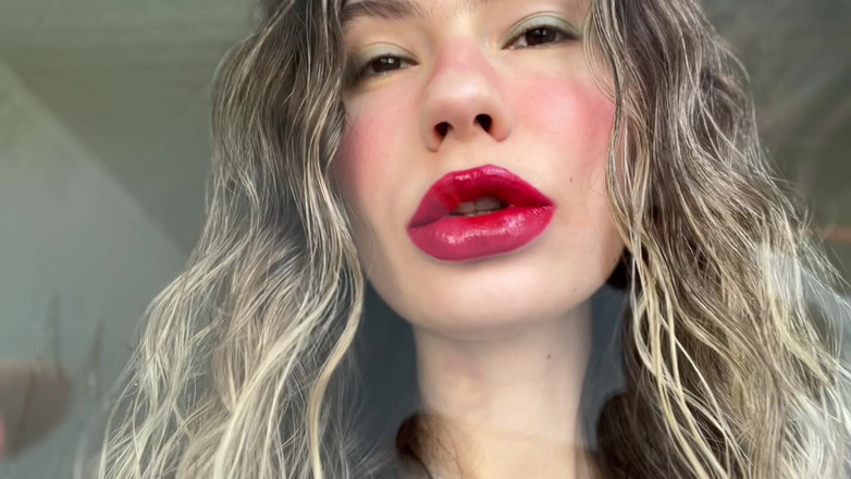 Rarible Diamond: Zmysłowy czerwony pocałunek