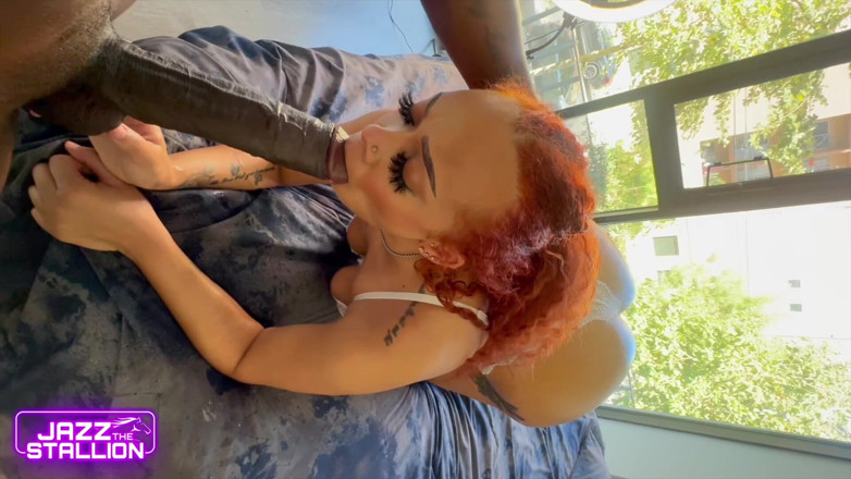 Jazz The Stallion: Lighstkin à gros cul baise une star du porno à grosse bite...