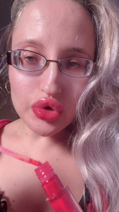 FinDom Goaldigger: Bimbo Red Lipgloss Ditawan