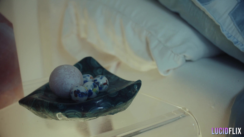 Lucid Flix: Pocałunek Cukierki