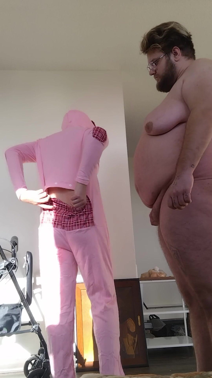 LilTaste: Transwoman opent eendelig roze konijnpyjama bodysuit (met knoopse kontflap) Viewer-cadeau