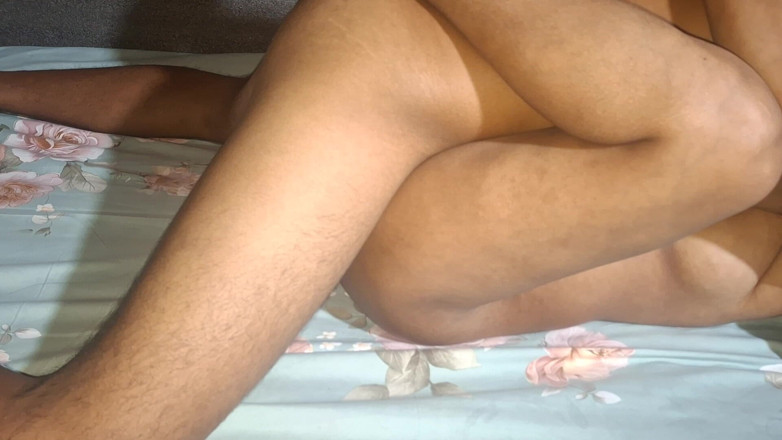 ChickenPuti: Video terbaru nepali kanda, chhimeki vaujulai sutayer chikeko