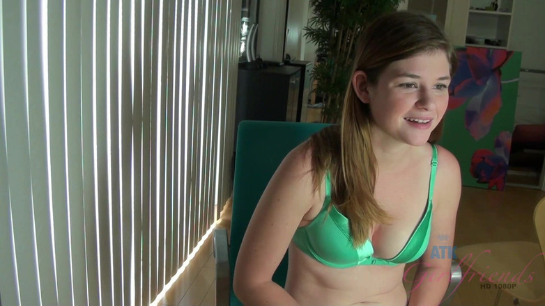 ATK Hairy: Pertunjukan webcam Lara Brookes