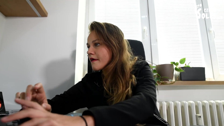 Czech Soles - foot fetish content: Неуместные предложения на рабочем месте приводят к поклонению ступням