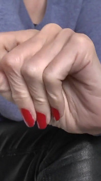 Lady victoria valente- dita snapping, unghie rosse, ISTRUZIONI per