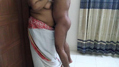 Aria Mia: Makcik panas Tamil dikongkek oleh lelaki asing apabila bapa tiri...