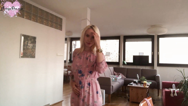 Arteya: Babe undresses and demonstrate her body before a date