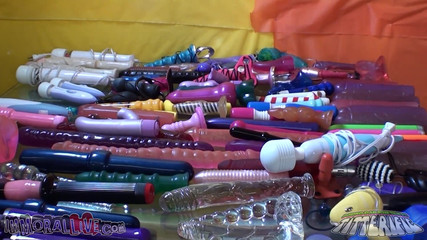 Immoral Live: 美丽的金发女郎alah rae被用她惊人的屁股做爱