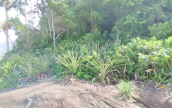 Marcosninfo: Saya menunjuk-nunjuk di atas batu di pantai dan nelayan hampir...