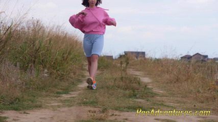 Pee Adventures: Pissing her clothes when she went out for a jogging