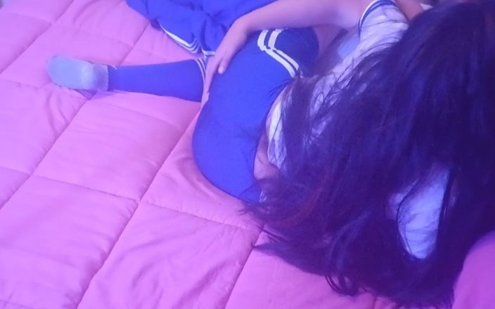 Astrid Cute: Sınıf! Meksikalı öğrenci üvey kızlarını evde sınıf arkadaşıyla sikişirken şaşırttı