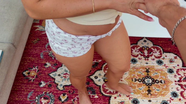 Chokobanana: Atrapé a mi nueva compañera de cuarto gordita masturbándose el...